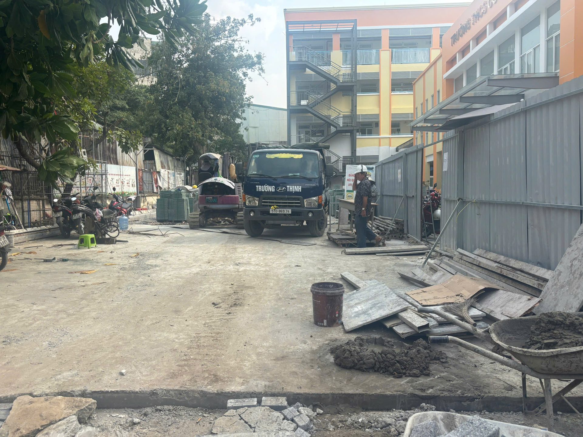 Trường THCS Cù Chính Lan
